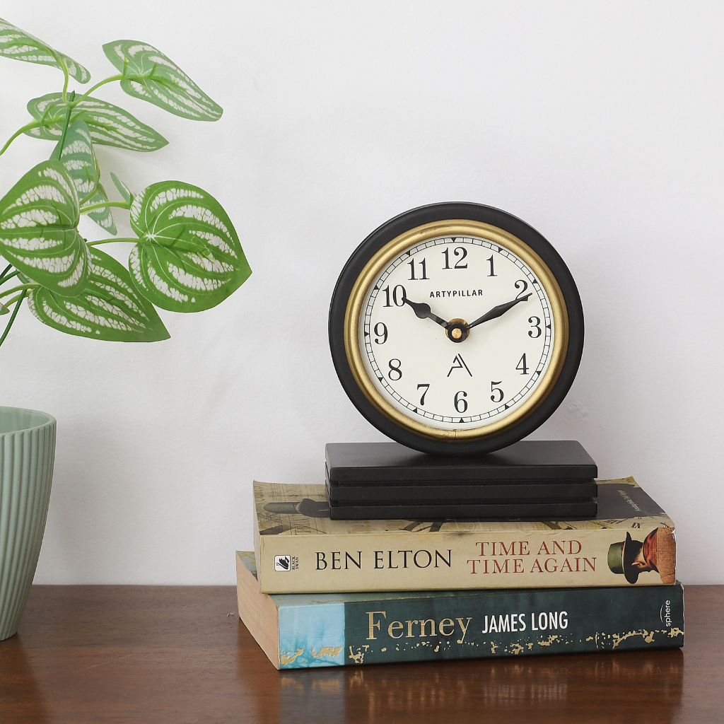 Artypillar 5-Inch Classic Round Table Clock